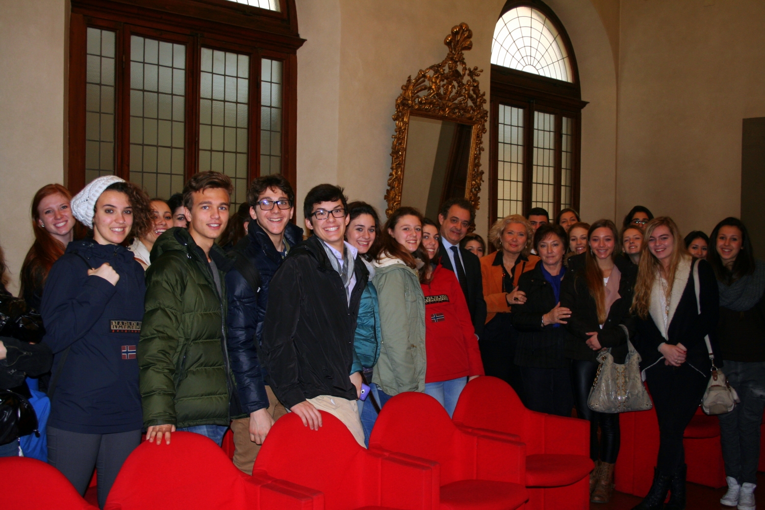 Gli studenti statunitensi con il Presidente Andrea Barducci e la Prof. Erica Franchi