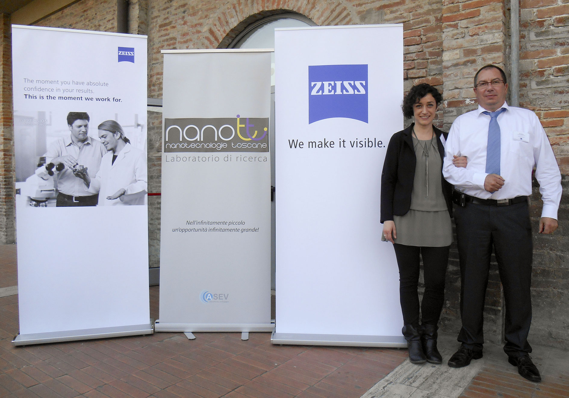Arianna Signorini, ricercatrice del Consorzio GRINT e Bohn Dirk, Responsabile Marketing di ZEISS.