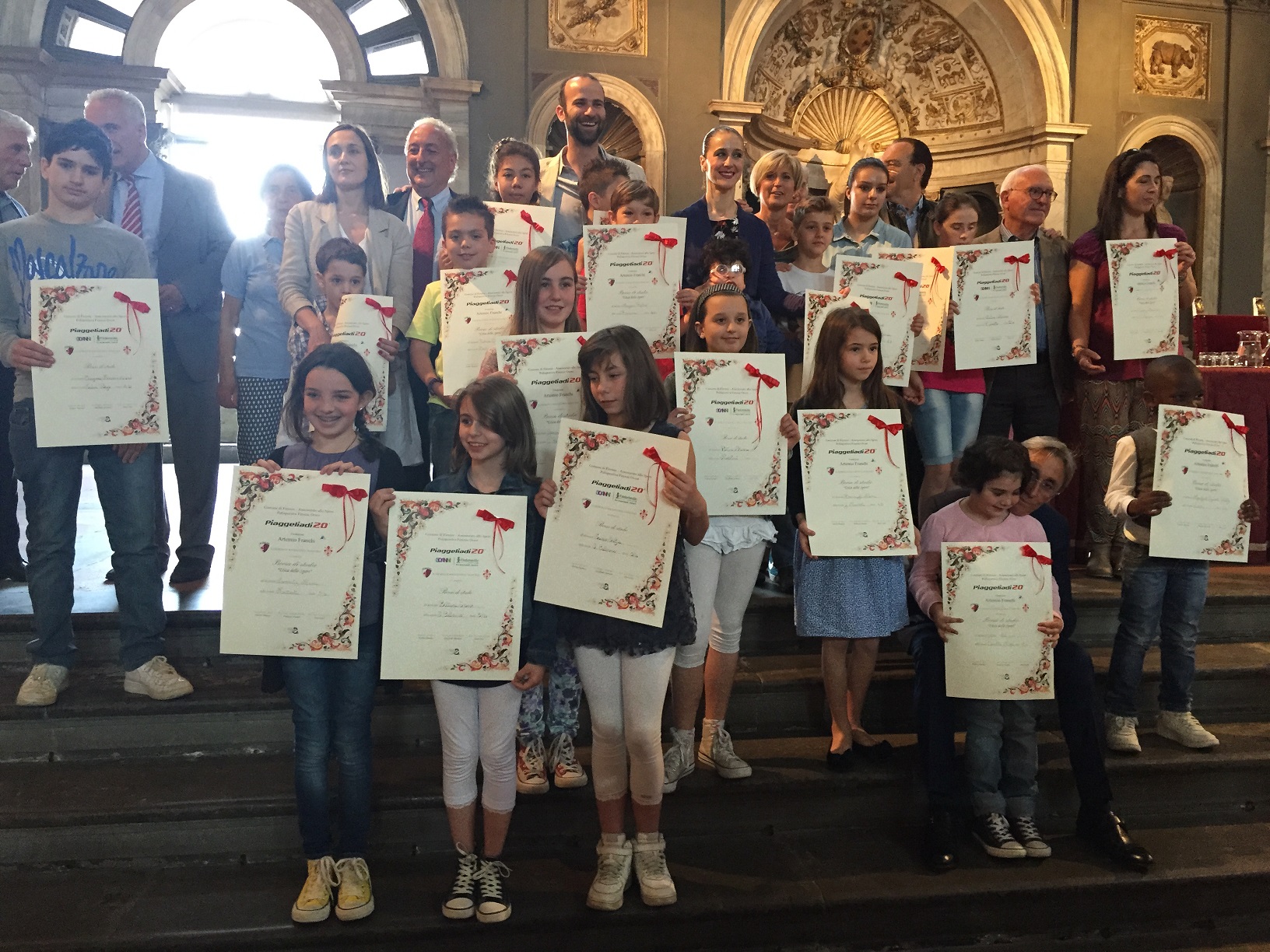 I giovani alunni vincitori delle borse di studio per il progetto della Fondazione Artemio Franchi su etica e sport.