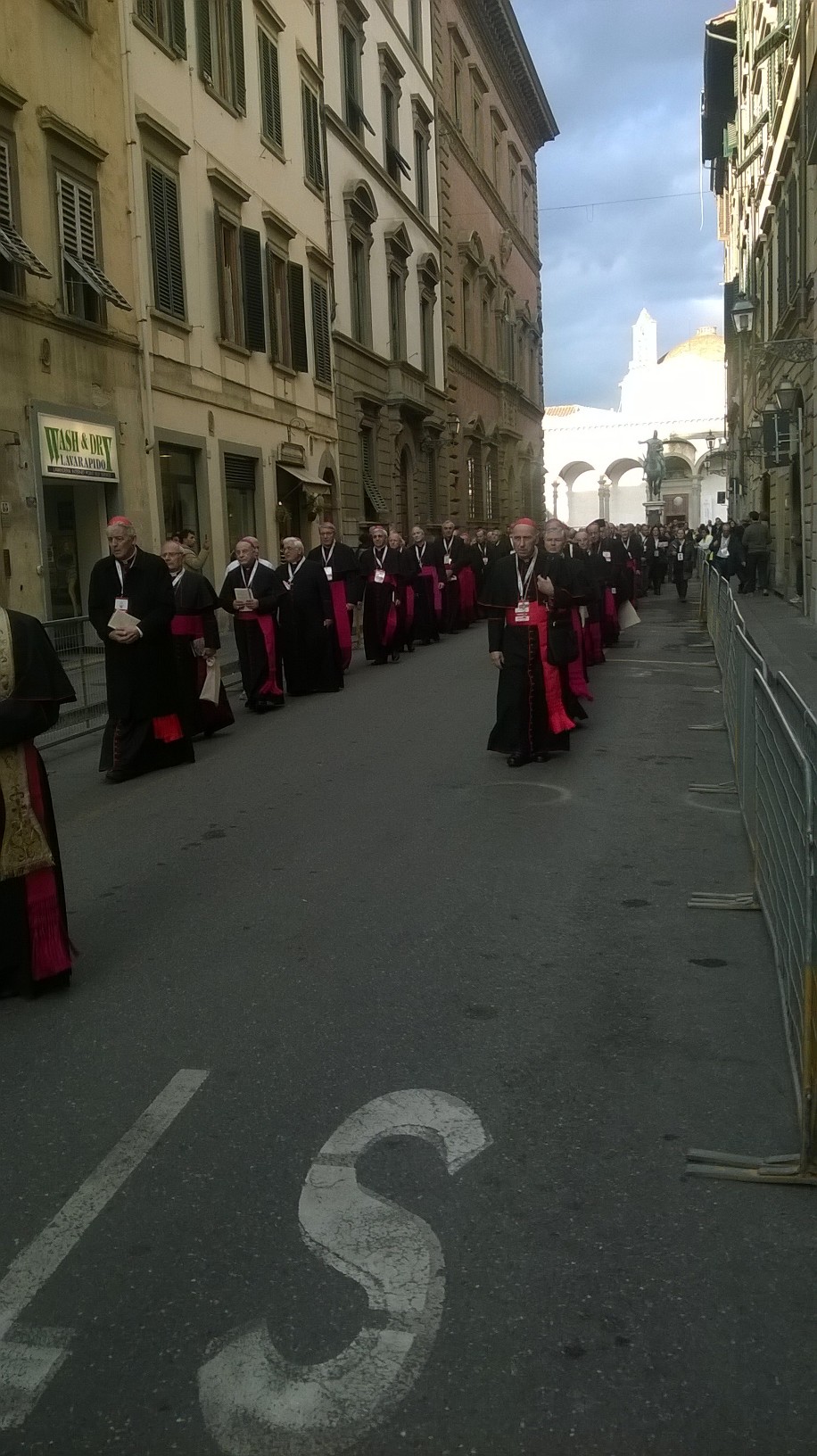 La processione uscita dalla Basilica della Santissima Annunziata