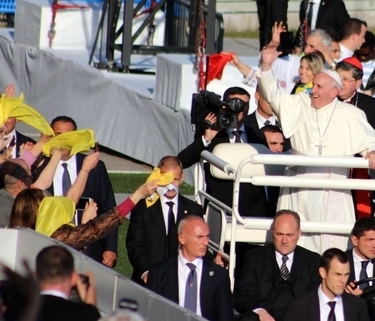 Papa Francesco allo stadio (Foto Antonello Serino - Met)