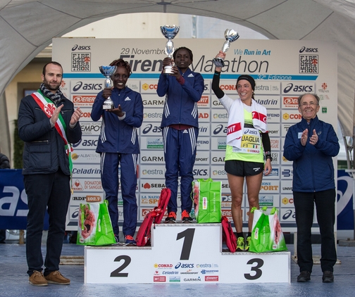 Podio femminile alla Firenze Marathon 2015