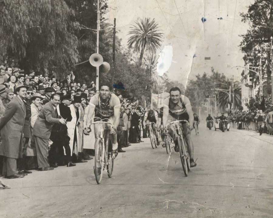 Arrivo della Milanco-Sanremo nel 1943