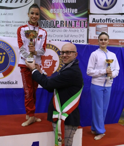 Il sindaco Spinelli alle premiazioni dei campionati interregionali di ginnastica ritmica