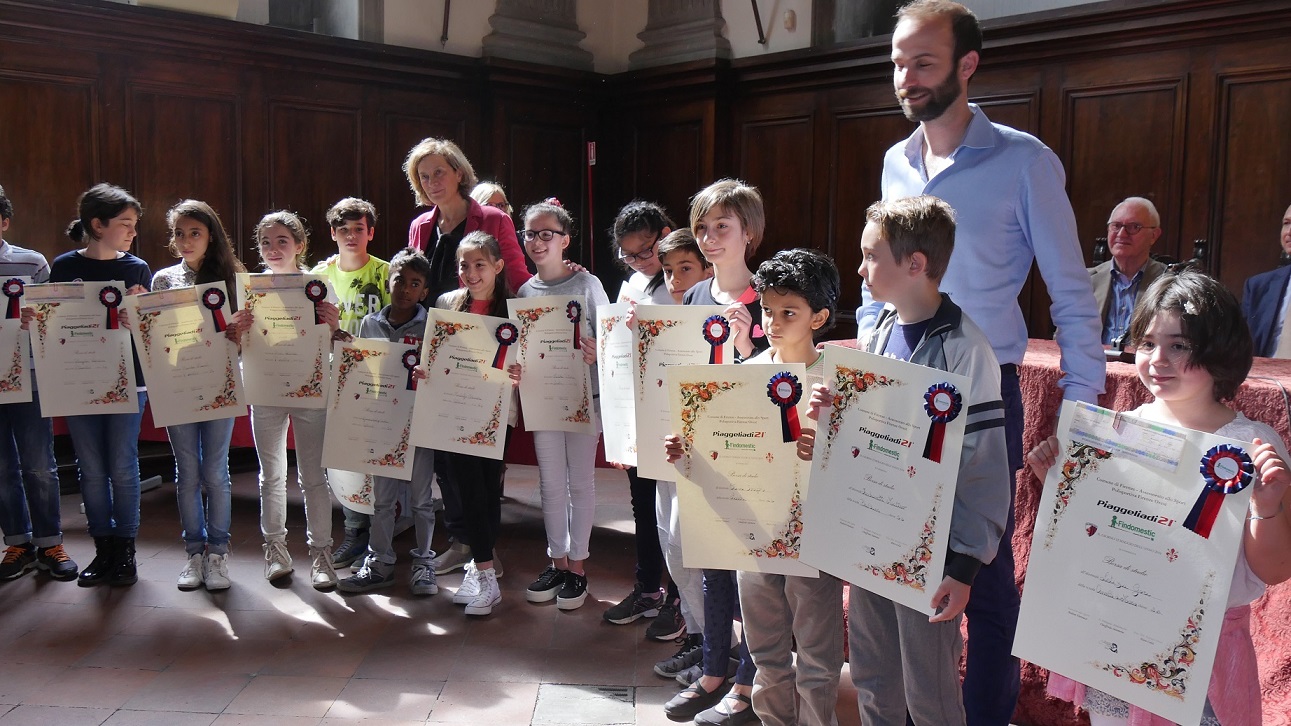 Gli alunni premiati con le borse di studio del concorso Etica e Sport