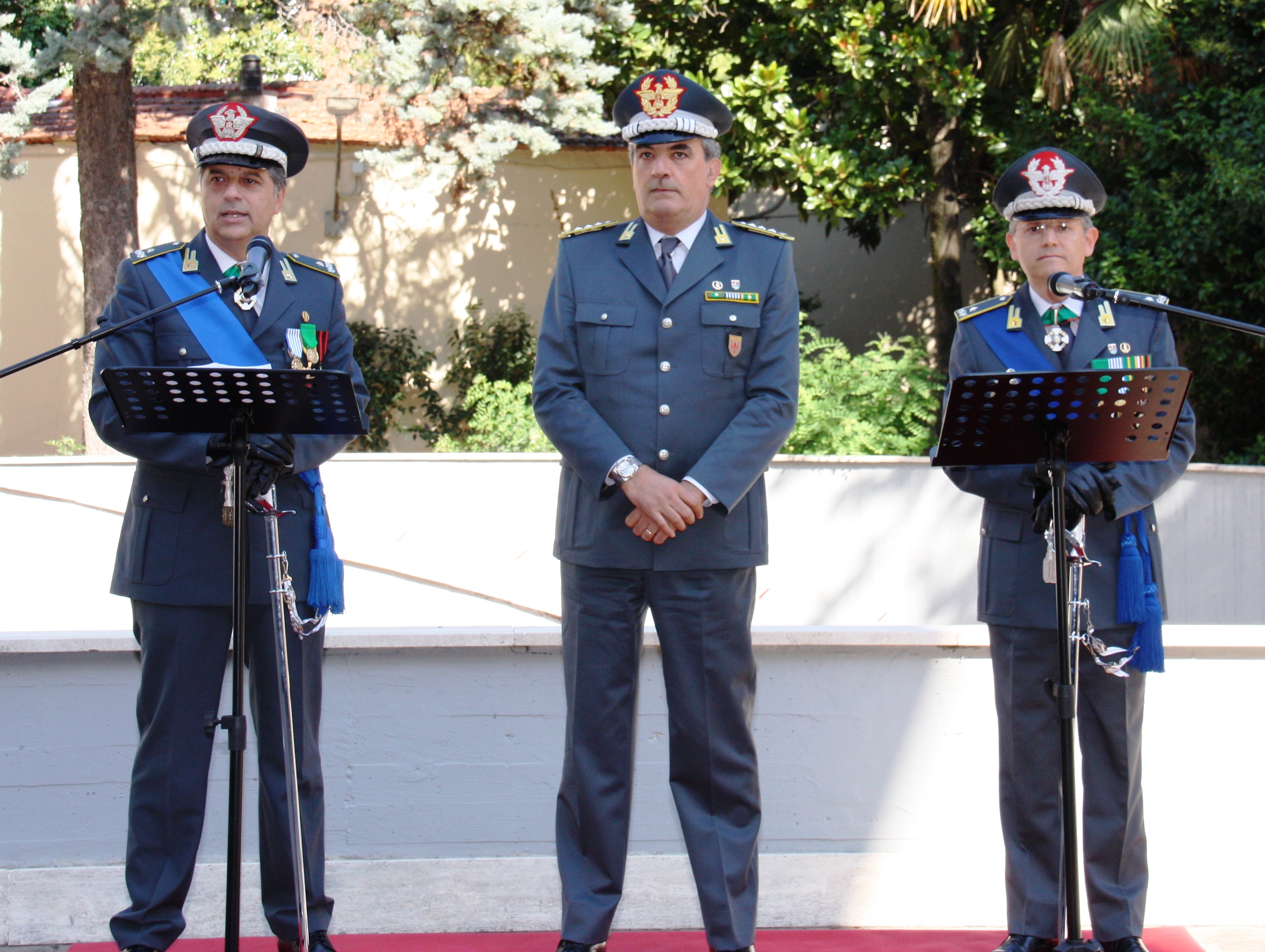 Cambio al vertice  GdF FI- Il Gen. B. Benedetto Lipari subentra al Gen. B. Leandro Cuzzocrea