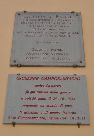 Le targhe che ricordano il bombardamento e Giuseppe Camposampiero