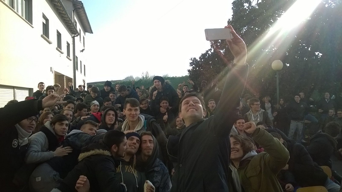 Il Sindaco Dario Nardella con gli studenti (foto Michele Brancale)