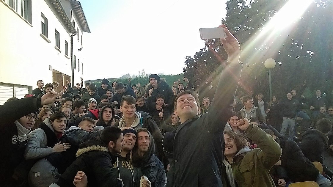 Il Sindaco Dario Nardella con gli studenti (foto Michele Brancale)