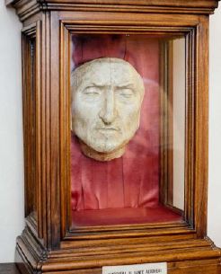 Maschera funebre esposta a Palazzo Vecchio