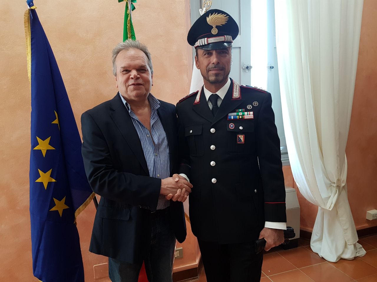 Il sindaco del Comune di Montemurlo, Mauro Lorenzini, e il luogotenente, Quintino Rocco Preite