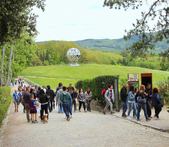 Folla per la riapertura del Parco di Pratolino (Foto Antonello Serino - Met)