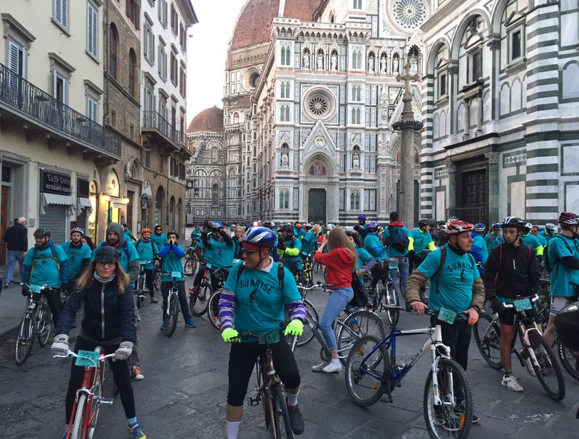 SunriseBike Ride-Bicincitta' in Piazza Duomo a Firenze