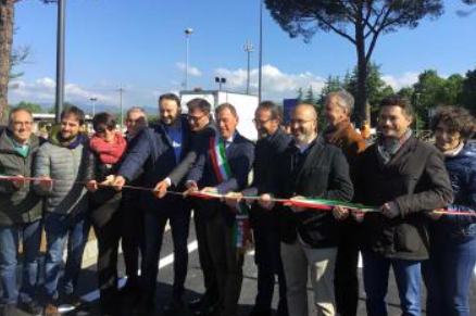 Taglio del nastro per la rotatoria delle Mozzete