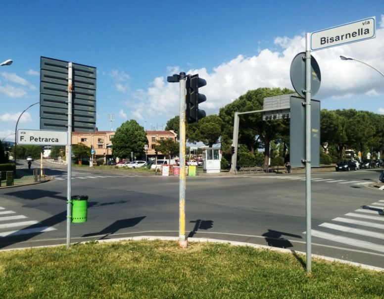 Intersezione tra viale Petrarca e via Bisarnella