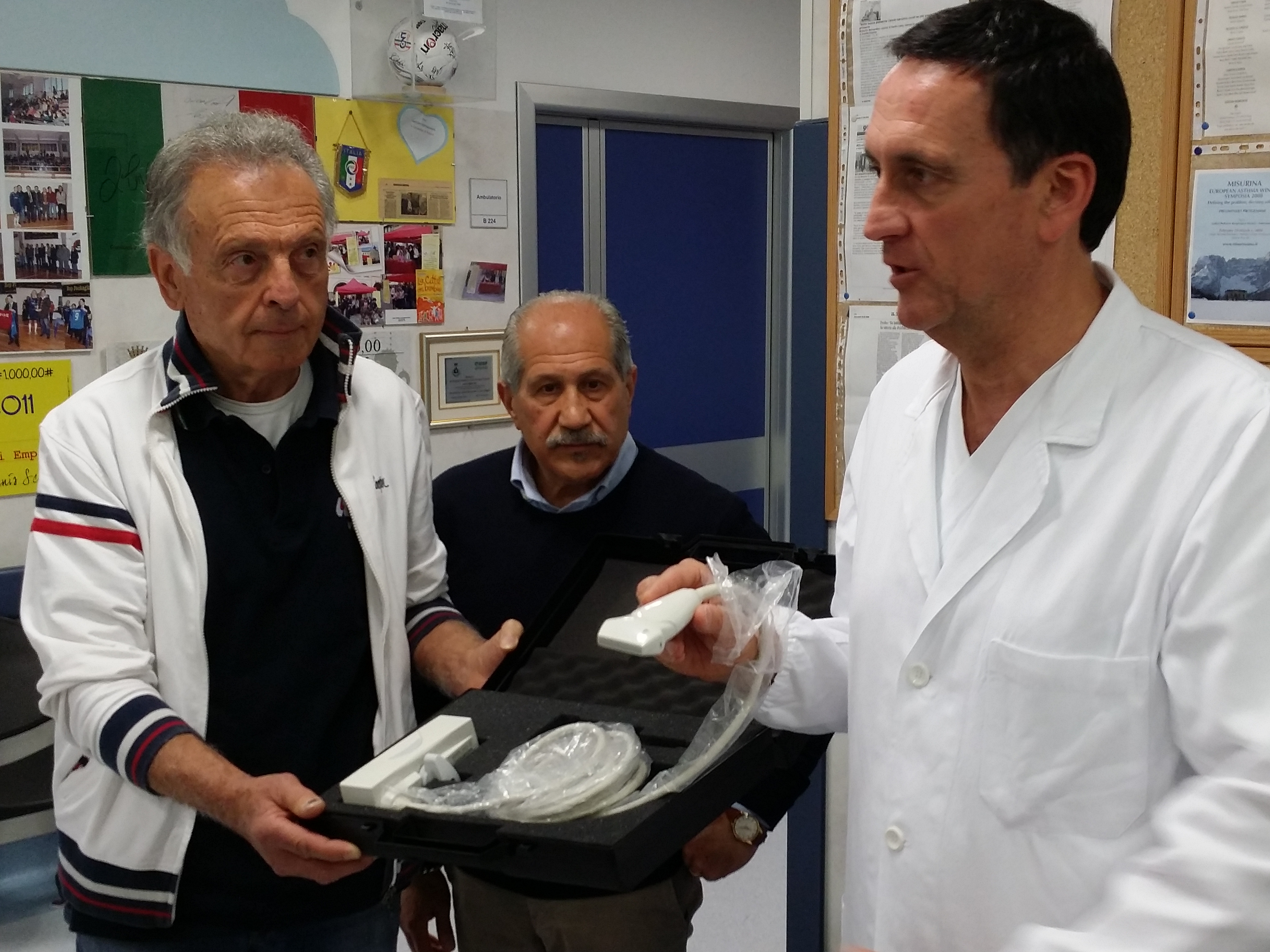 Donata una sonda per ecografo Avis di Vinci alla pediatria di Empoli