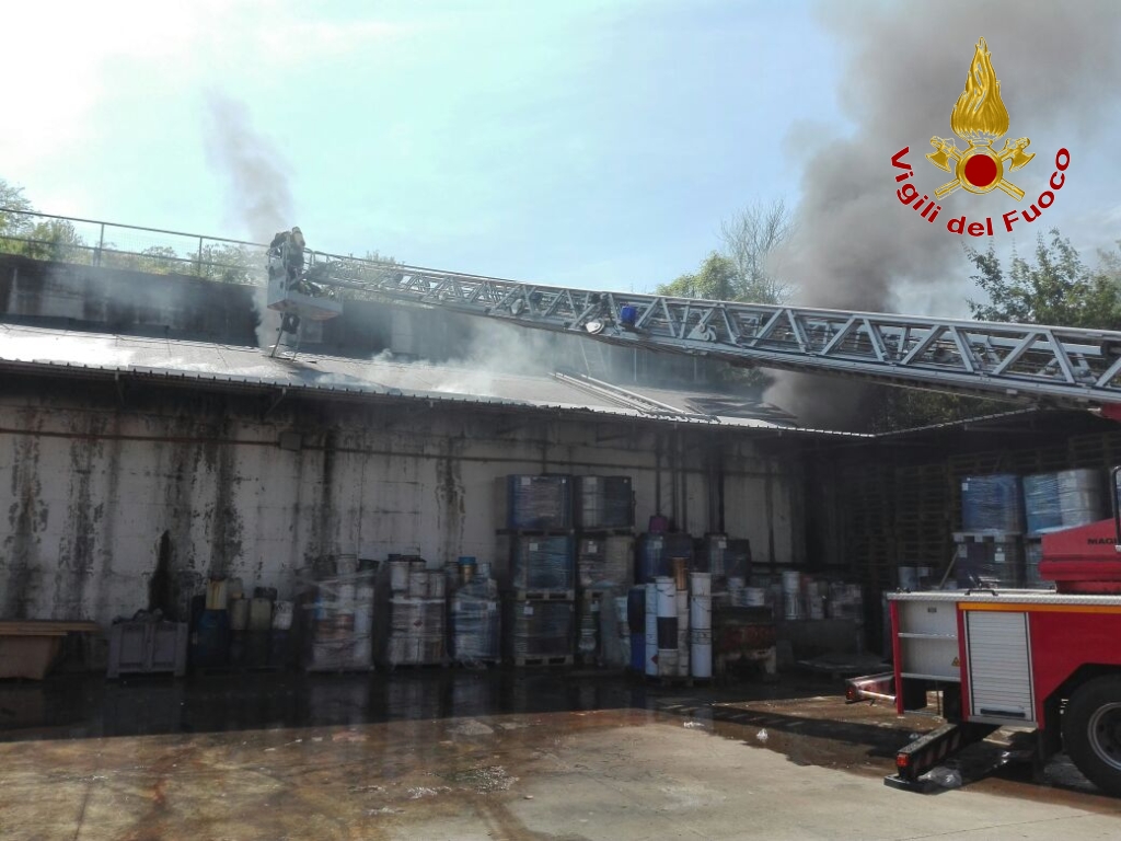 Incendio in area industriale nel comune di Tavarnelle v/P