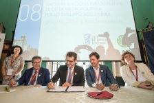 Firma della Carta di Bologna per l’ambiente