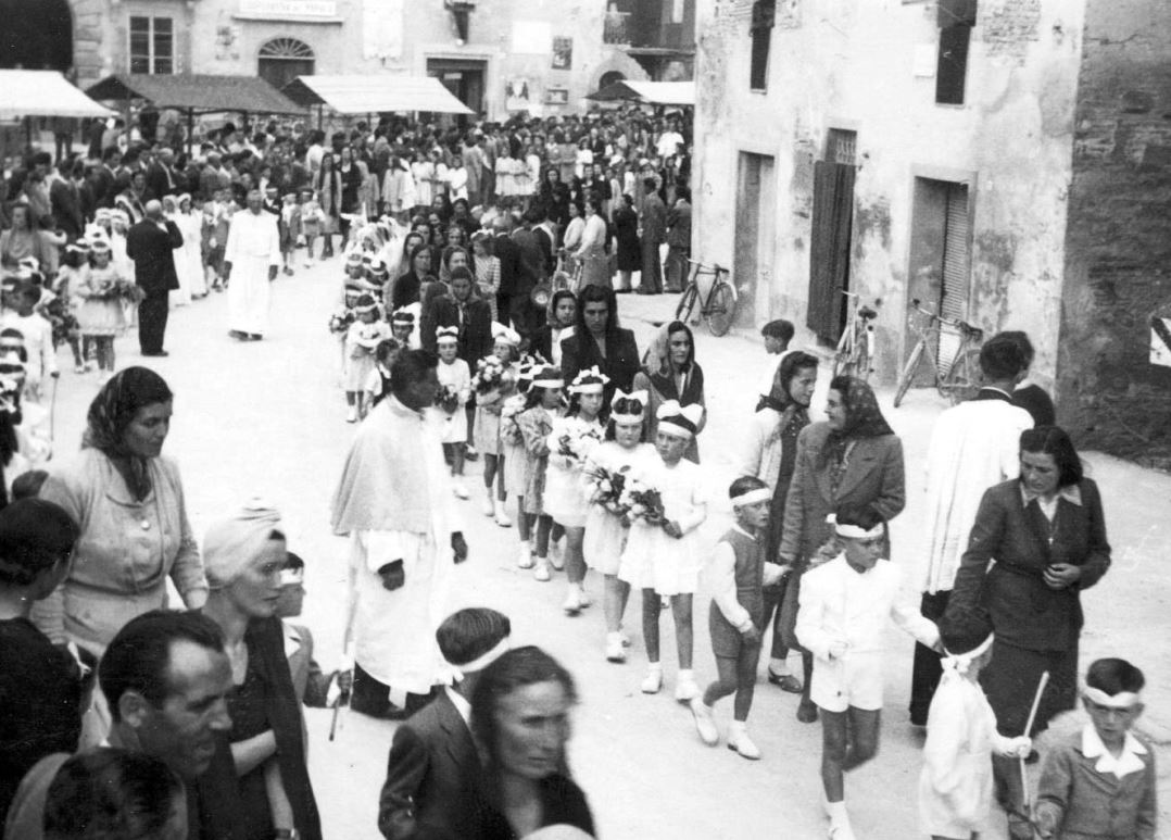Cresimandi a Cappiano negli anni '50