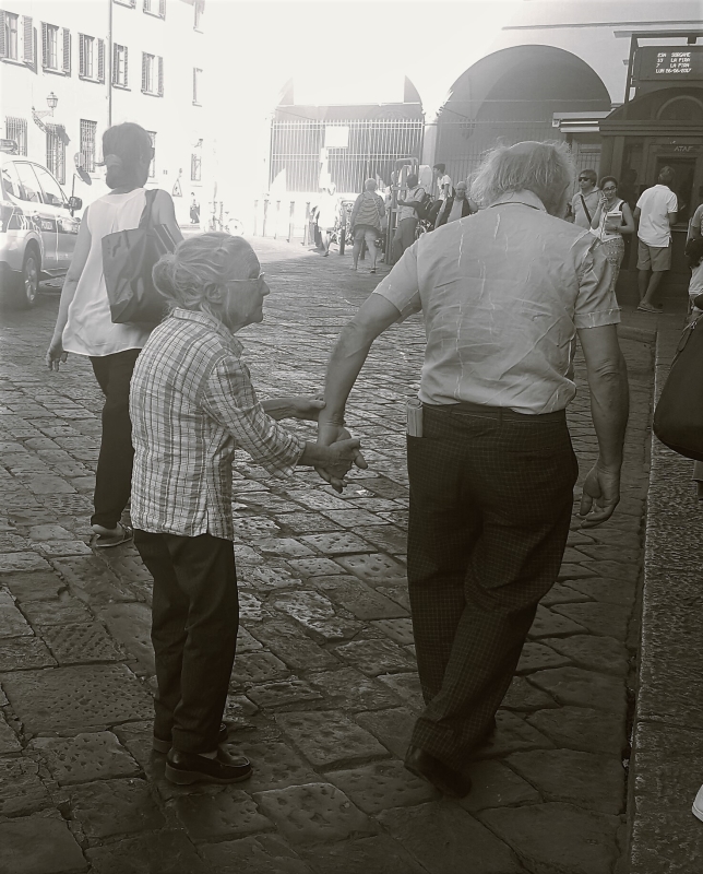 Firenze: rapina ai danni di due anziani (foto Antonello Serino - Met)