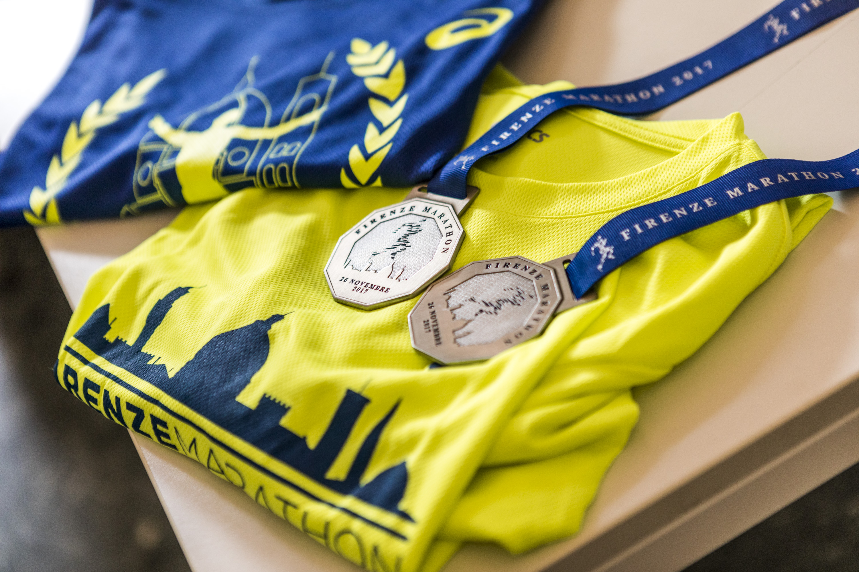 Maglia e medaglie Firenze Marathon 2017