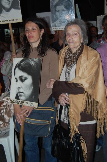 Desaparecidos nelle immagini di Estela Peri in Biblioteca mercoledì 18 ottobre