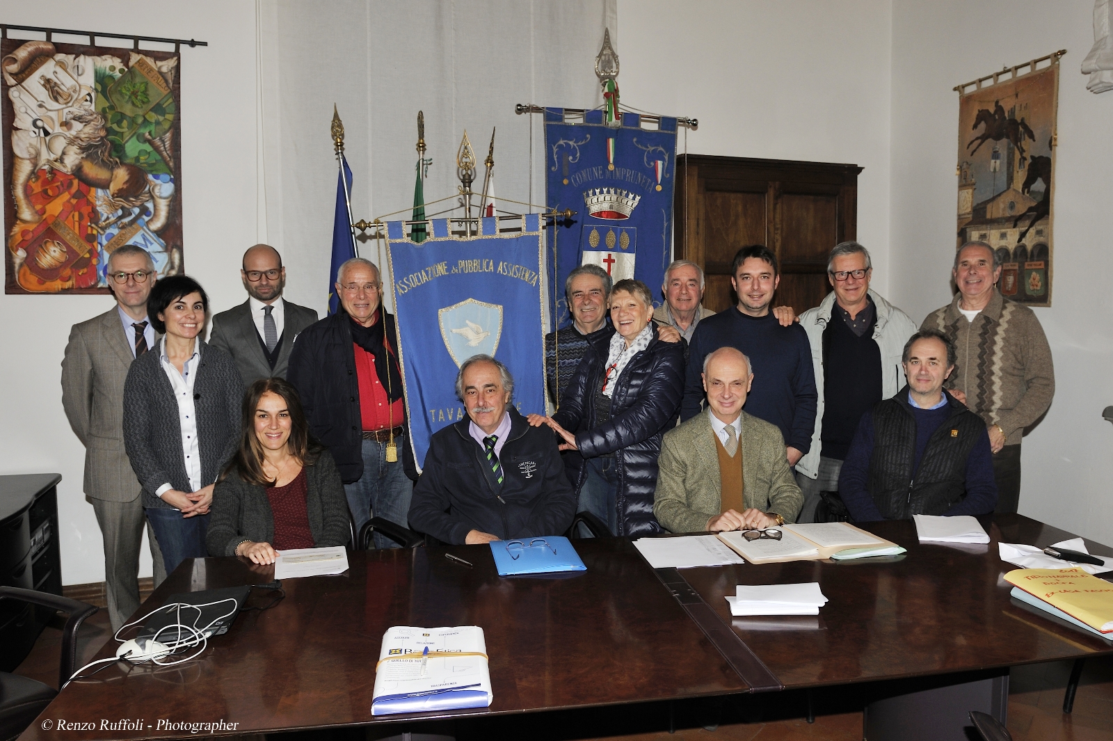 Firma compravendita sede Pubblica Assistenza Tavarnuzze (fonte foto comunicato stampa)