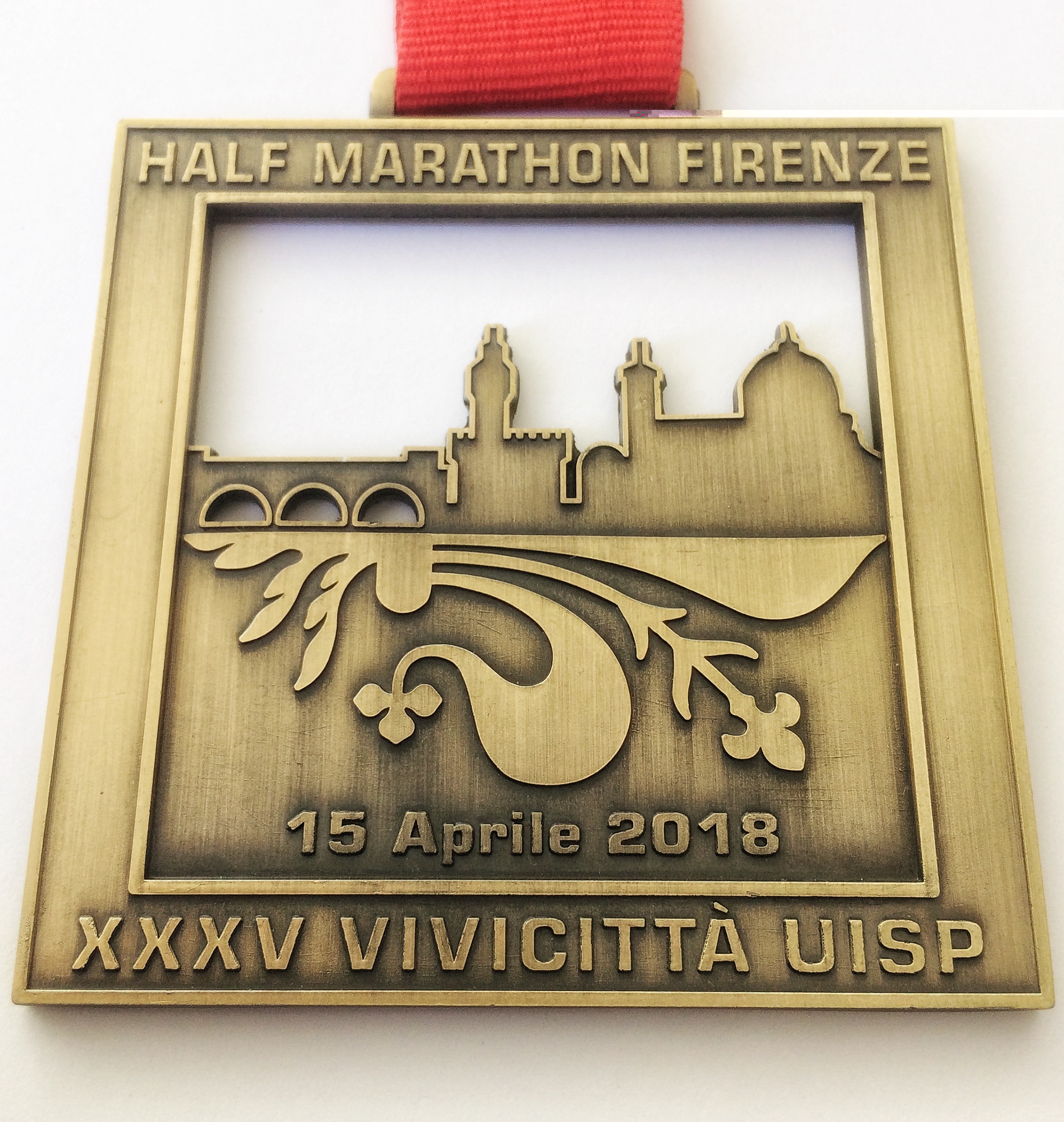 la medaglia UISP  della XXXV half  marathon di Firenze