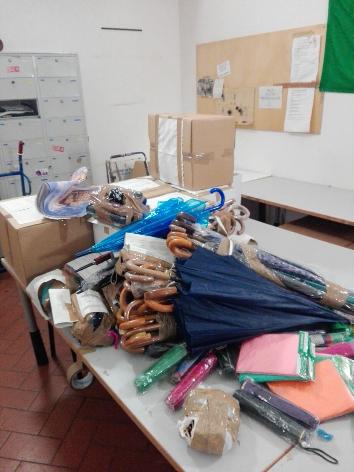 Merce sequestrata a Firenze