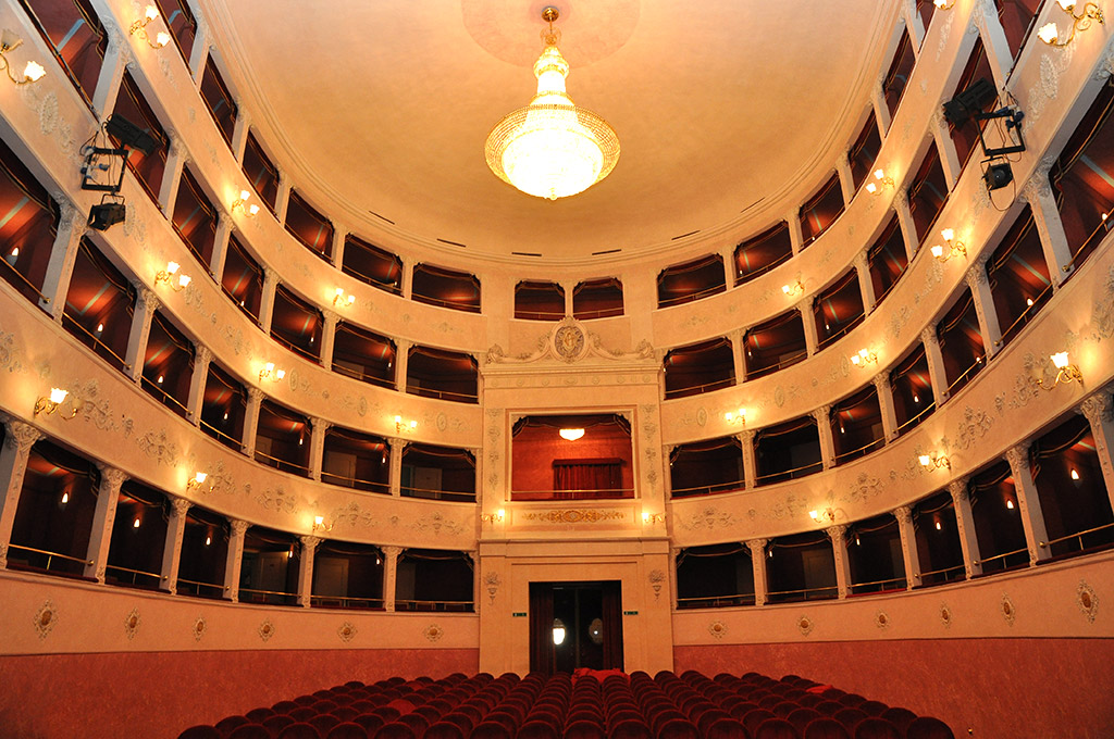 Teatro Graribaldi fonte foto sito teatro