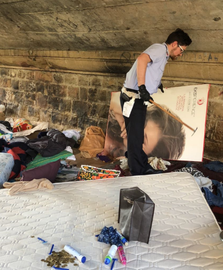  	Blitz della polizia municipale lungo gli argini del Mugnone, rimossi diversi bivacchi (Fonte foto comune di Firenze) 