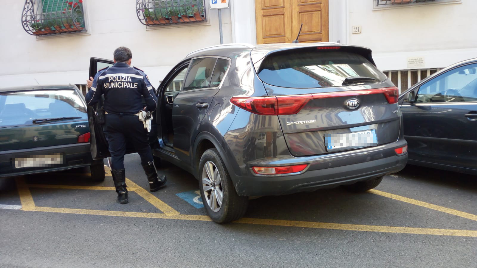 Fonte foto comune di Firenze - auto rubata 