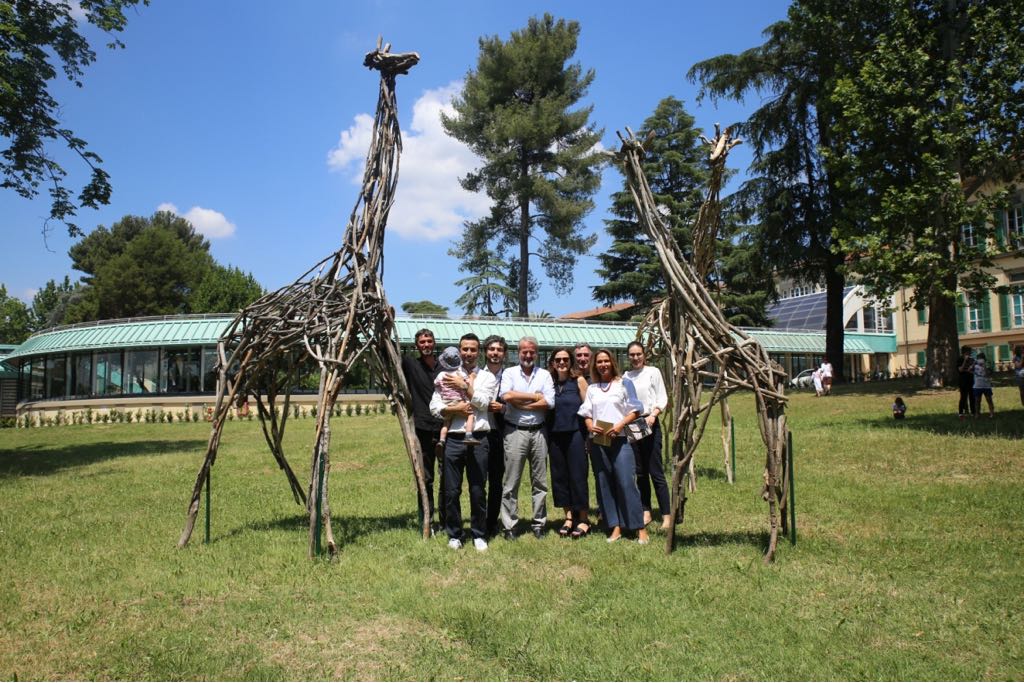 Nel parco del Meyer arriva una famiglia di giraffe