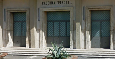 caserma Perotti, ingresso