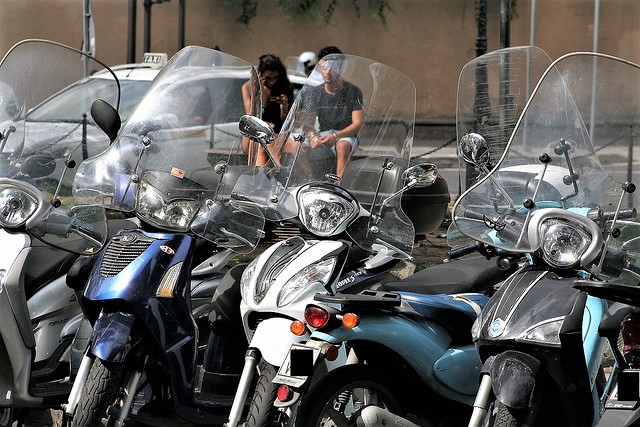 Scooter rubato (foto di Antonello Serino Redazione di Met)