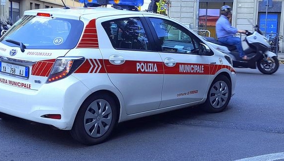 Polizia Municipale (foto Antonello Serino Redazione di Met)