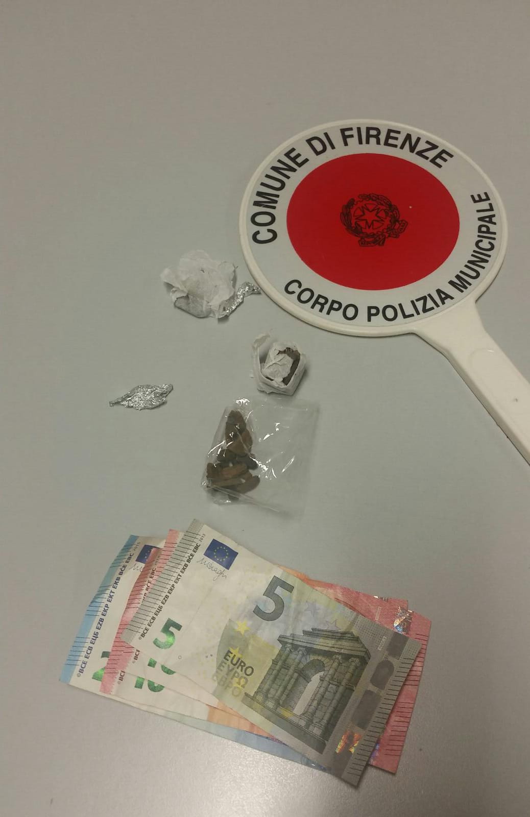 materiale sequestrato
