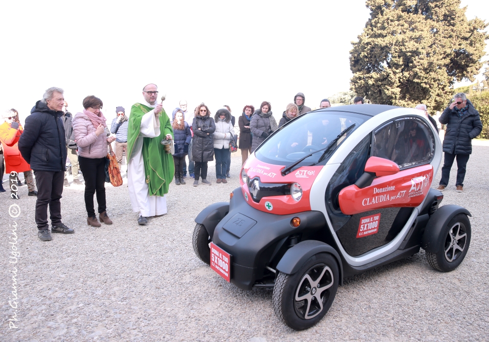 La benedizione della nuova auto a San Miniato al Monte 