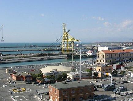 Il Porto di Livorno (foto da comunicato RT)