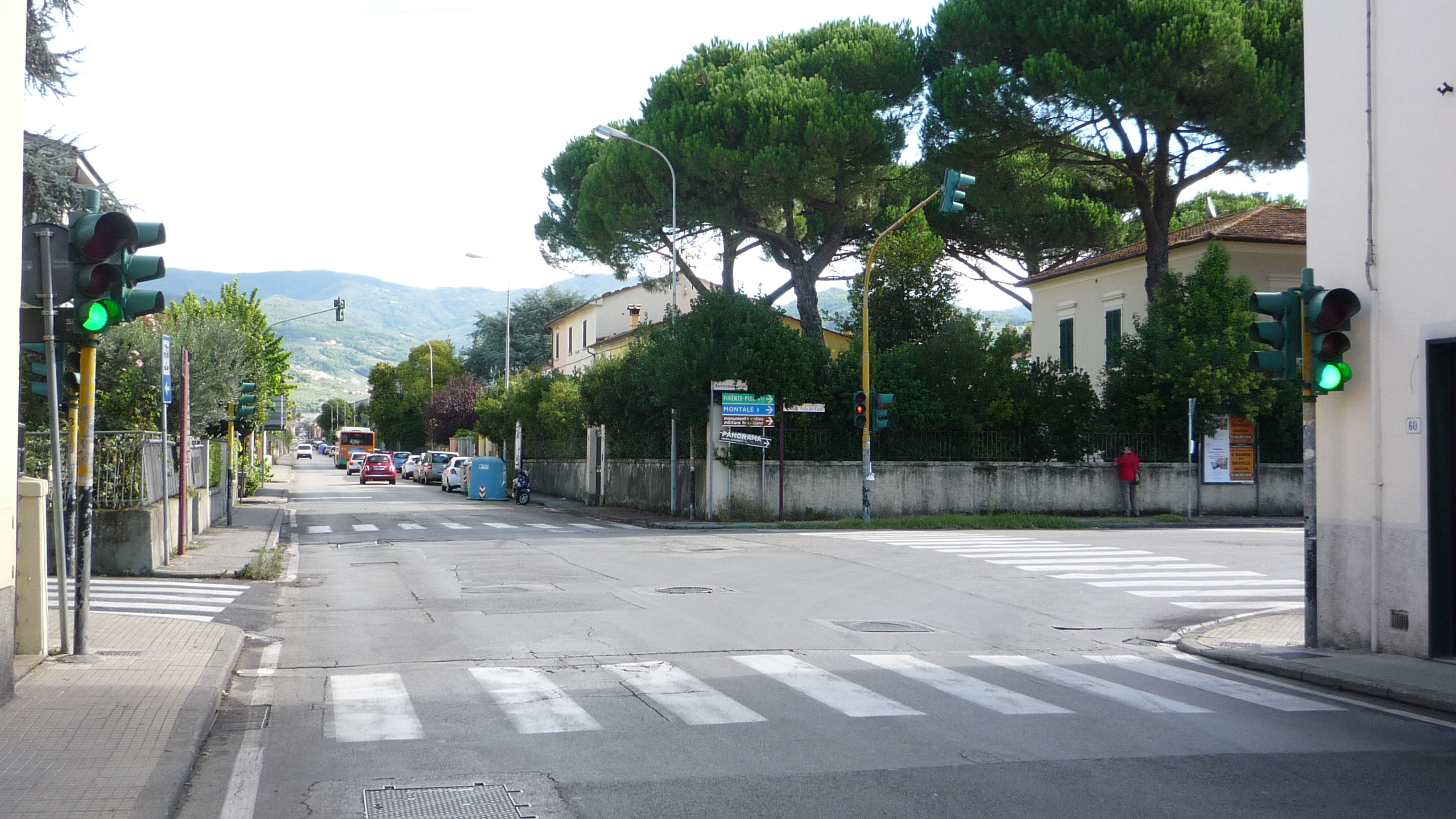 foto dell’intersezione di via Antonelli e via Sestini dove verrà allestita la nuova rotatoria e dove inizierà il senso unico in direzione nord (verso Candeglia)