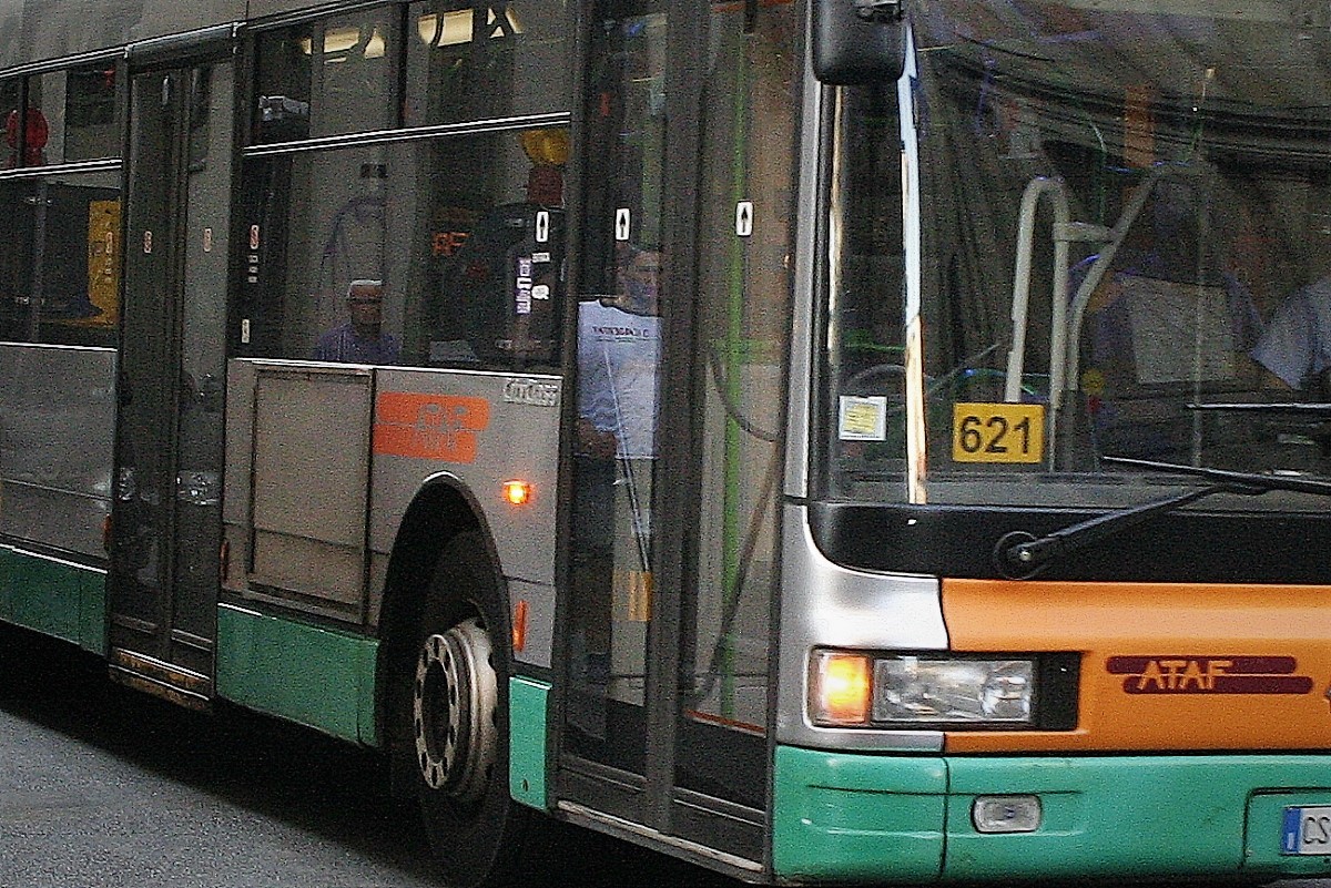 Il capolinea dei bus Caronna (foto Antonello Serino MET)