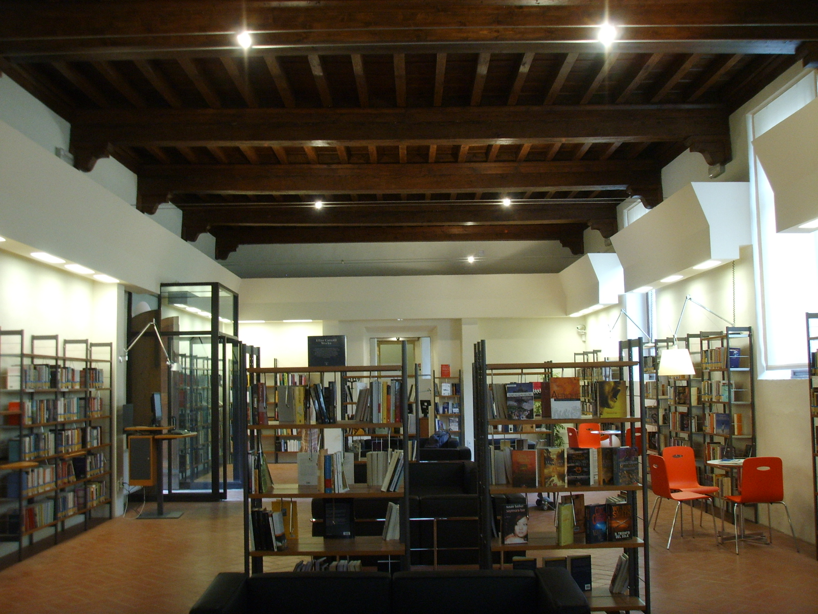 Biblioteca delle oblate - Wikimedia Sailko