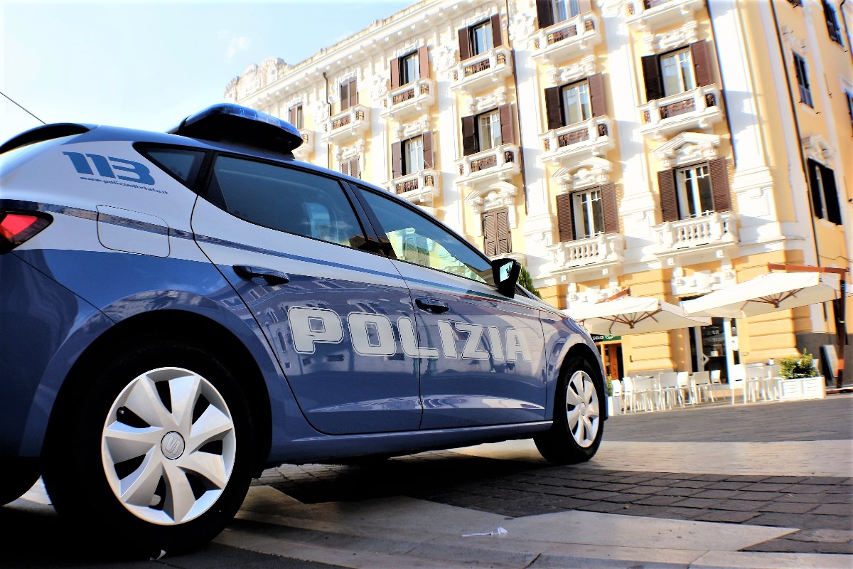 Polizia di stato (foto Antonello Serino)
