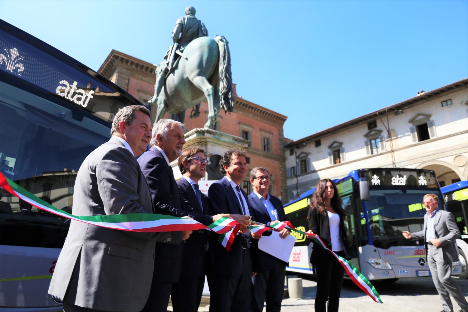 Ataf, presentati 12 nuovi autobus ibridi (foto Antonello Serino Redazione Met)