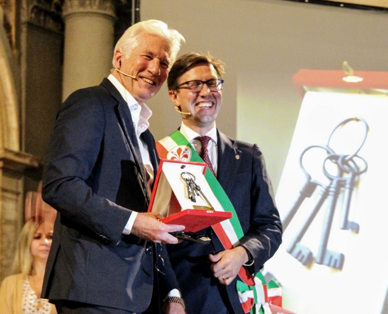 Il sindaco Nardella consegna le chiavi di Firenze a Richard Gere (Foto Antonello Serino - Met)