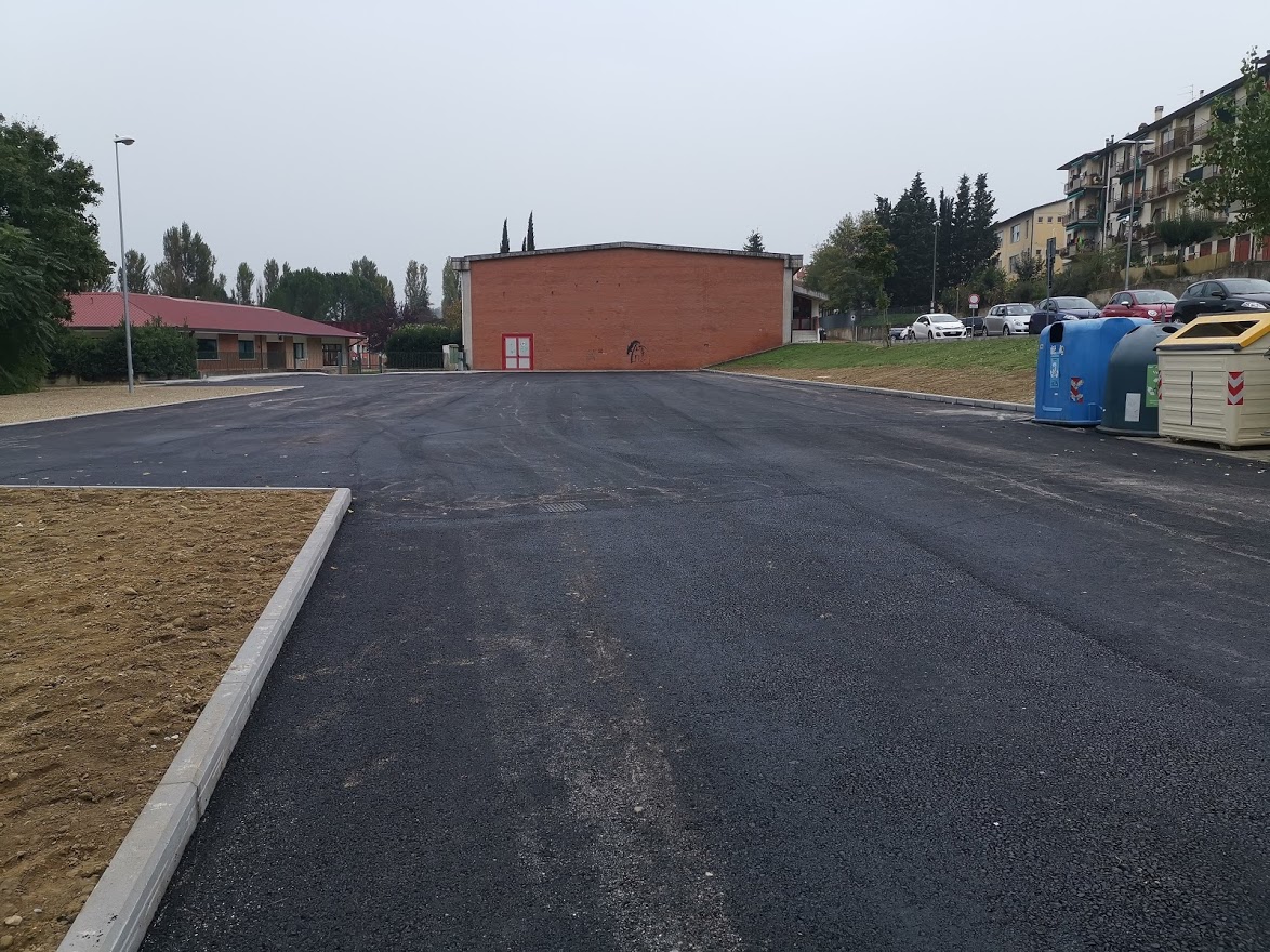 Il nuovo parcheggio per l'area scolastico-sportiva (foto da comunicato)