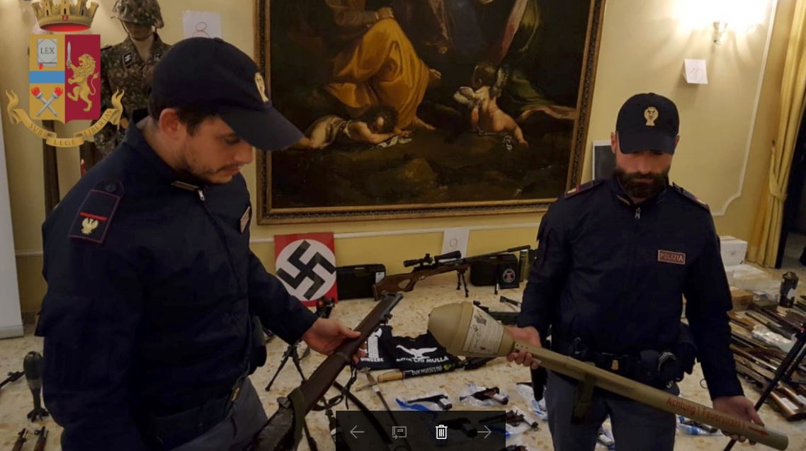Armi e residuati bellkici sequestrati dalla Polizia di Stato di Firenze e Siena