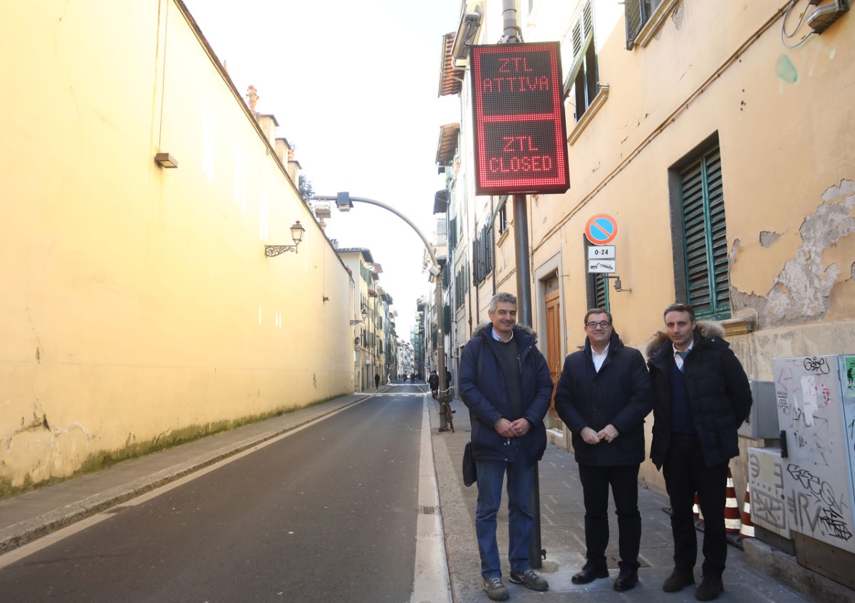 Firenze. Ztl, da oggi in funzione il primo pannello informativo alla porta telematica di via dell’Agnolo