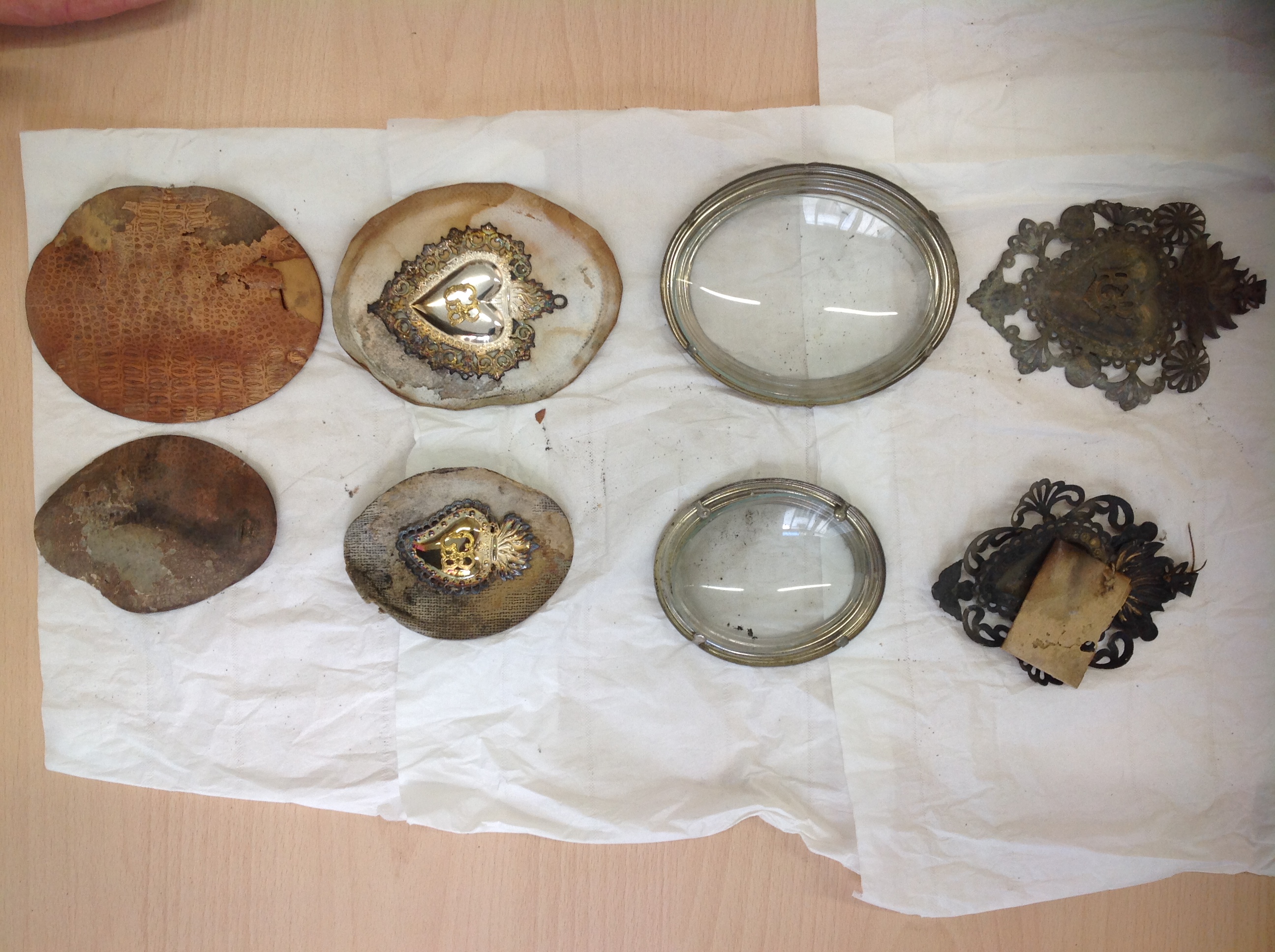 Gli ex voto ritrovati nel tabernacolo