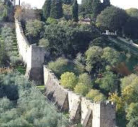 Mura di via dei Bastioni